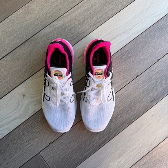 New Balance Running Fresh Foam Roav Women’s sneakers in white/pink - Picture 2 of 8